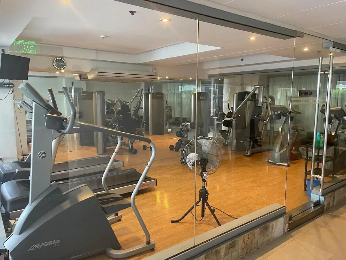 Apartment 1BR Loft Unit with HUGE Balcony front of Greenbelt Manila