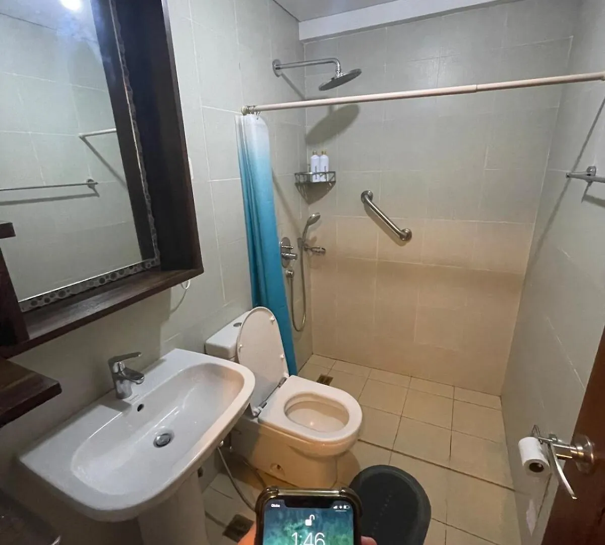 Apartment 1BR Loft Unit with HUGE Balcony front of Greenbelt Manila Philippines