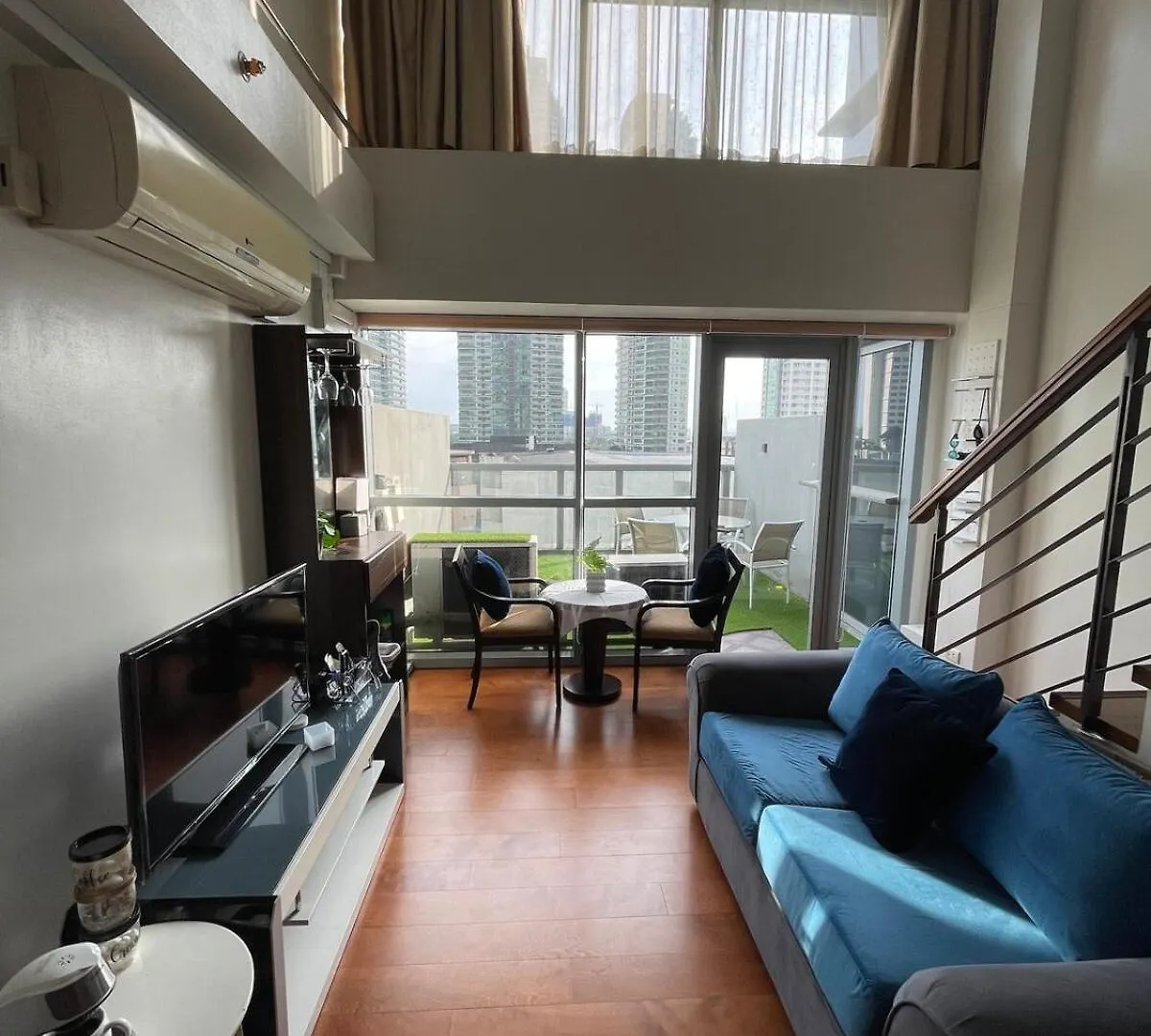 1BR Loft Unit with HUGE Balcony front of Greenbelt Manila