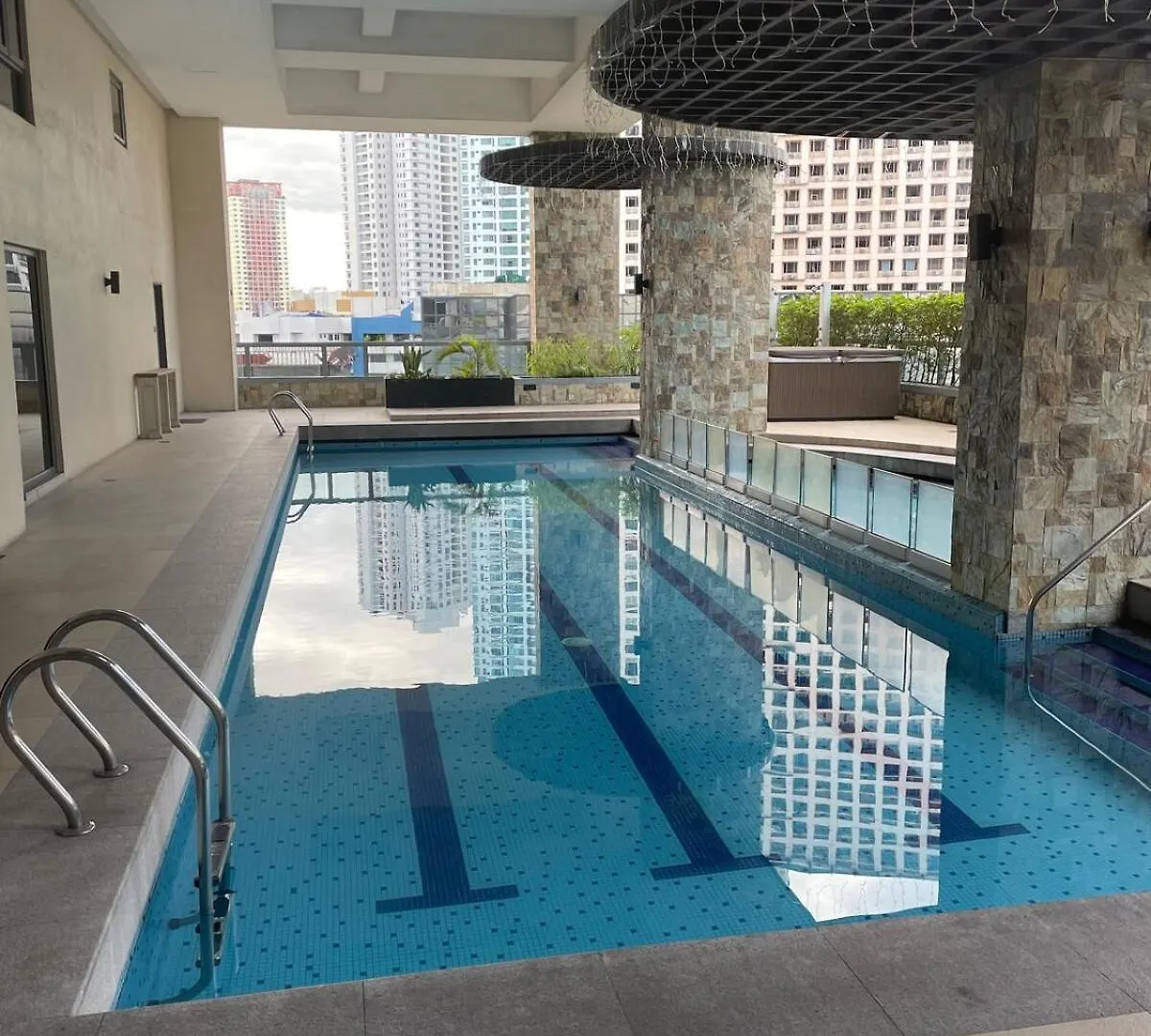 1BR Loft Unit with HUGE Balcony front of Greenbelt Manila